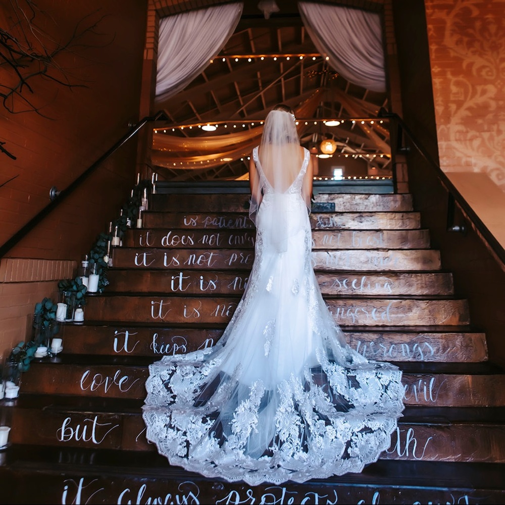 Wedding Dress Size 2 Ivory Lace Form Fitting Dress brides dress bridal bride